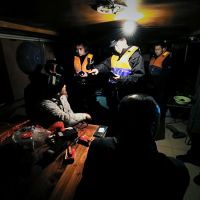 改造運輸船，盯梢民警 長江非法采砂上演“貓鼠游戲”